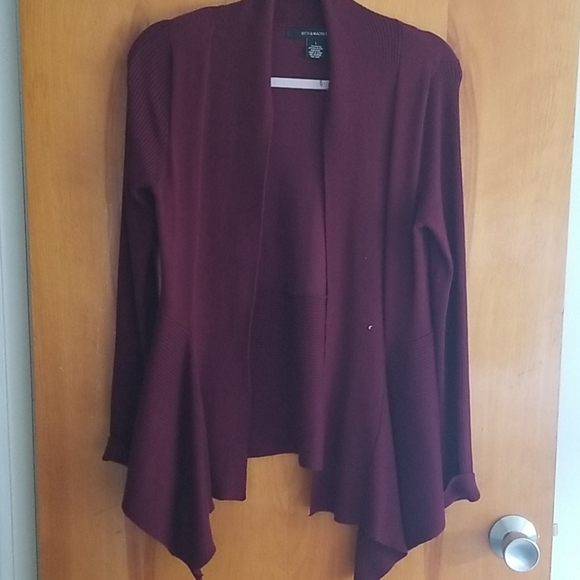 Sweater - Picture 1 of 3